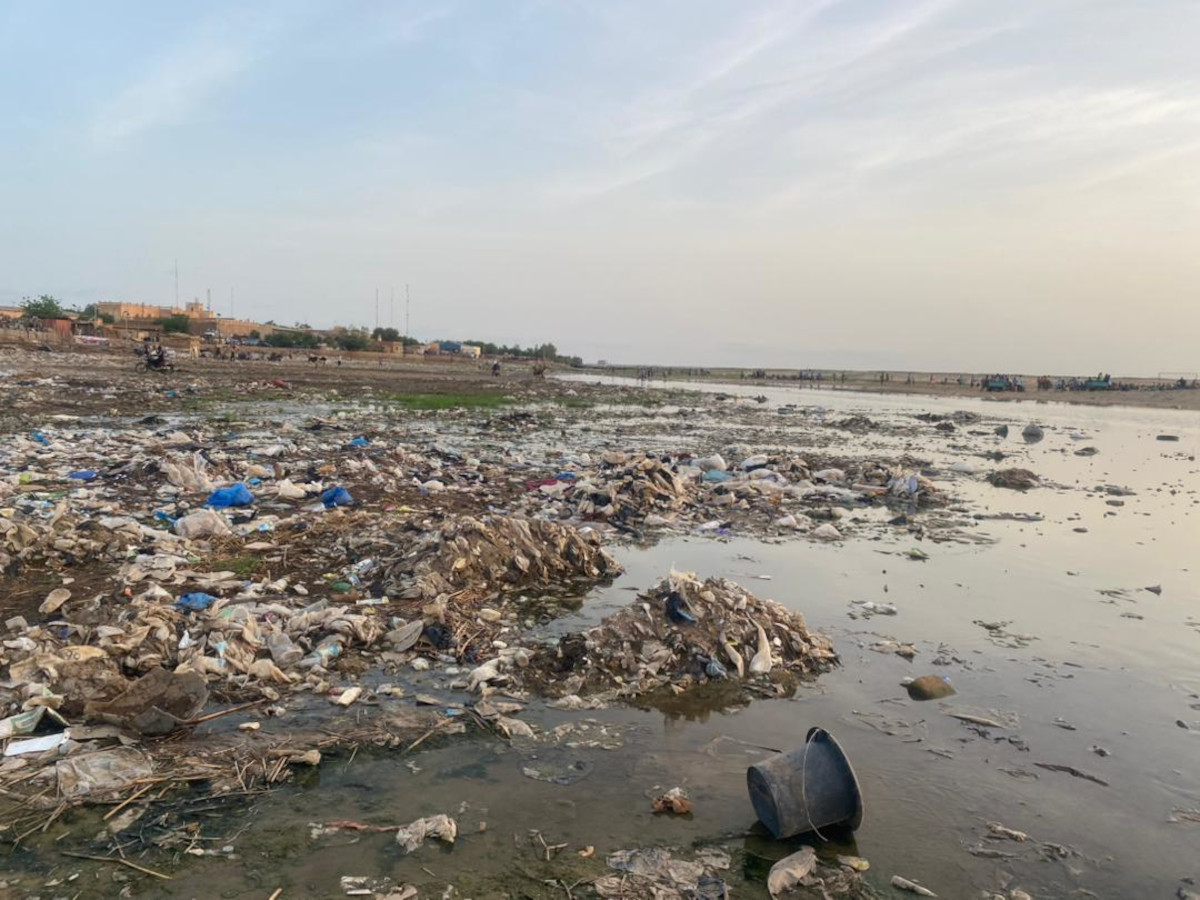 Le fleuve Niger transformé en dépotoir à Gao