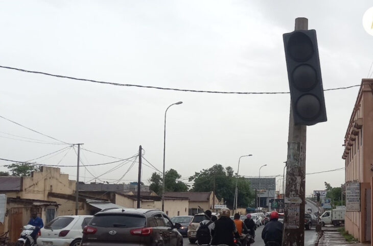 A Bamako, les coupures d'électricité éteignent les feux tricolores