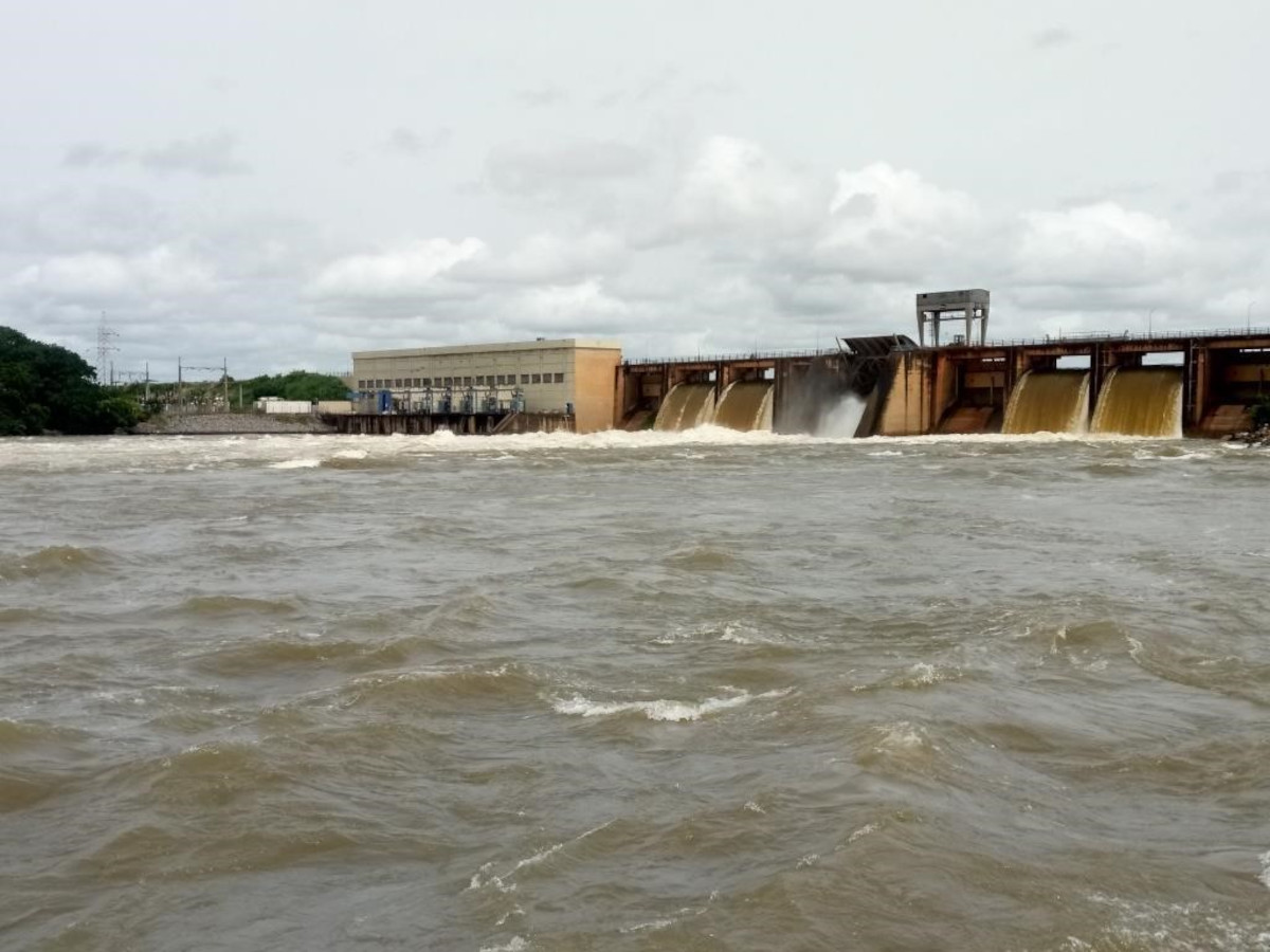 Des riverains inquiets des lâchers d’eau du barrage de Sélingué