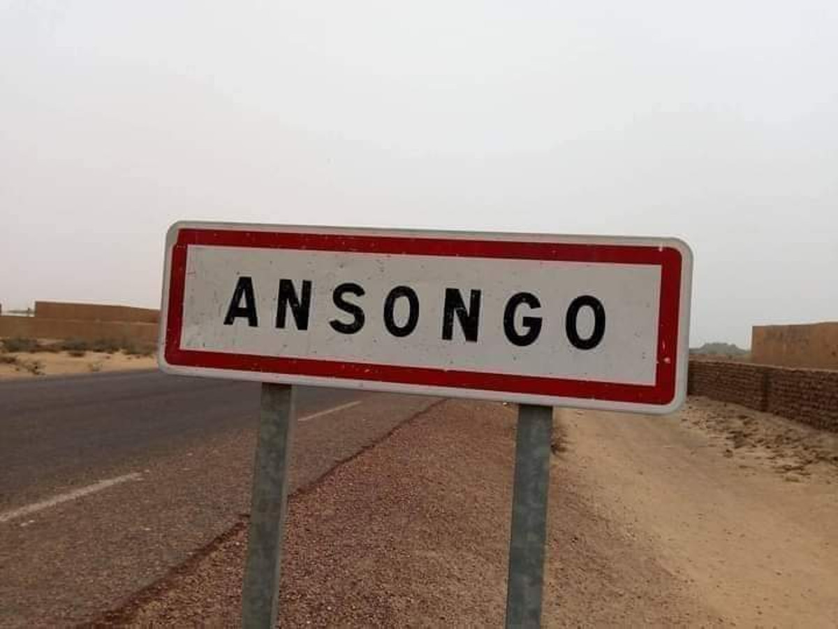 Remise de vivres à 20 ménages déplacés à Ansongo