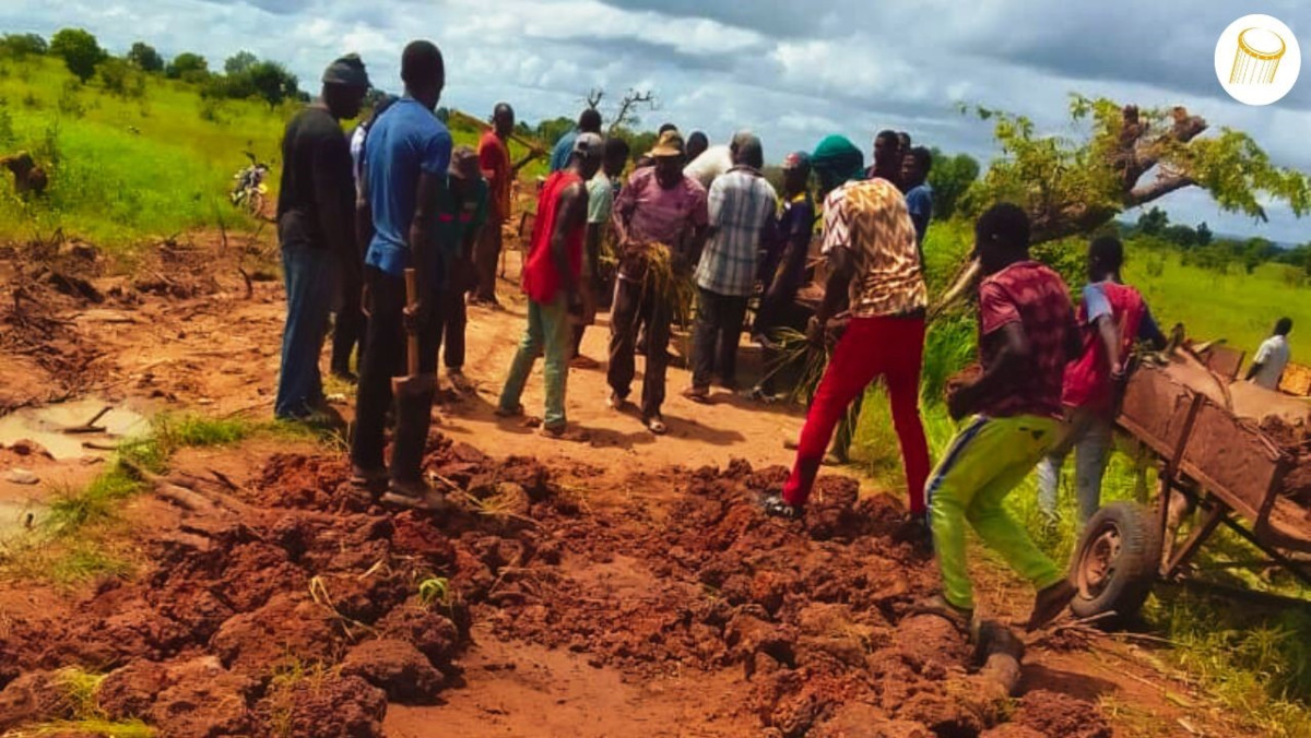 Des jeunes réhabilitent le tronçon Sitafoula-Mahina