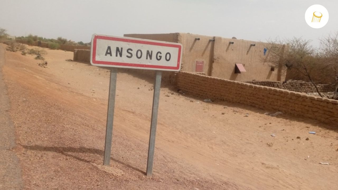 Une boutique calcinée à Ansongo