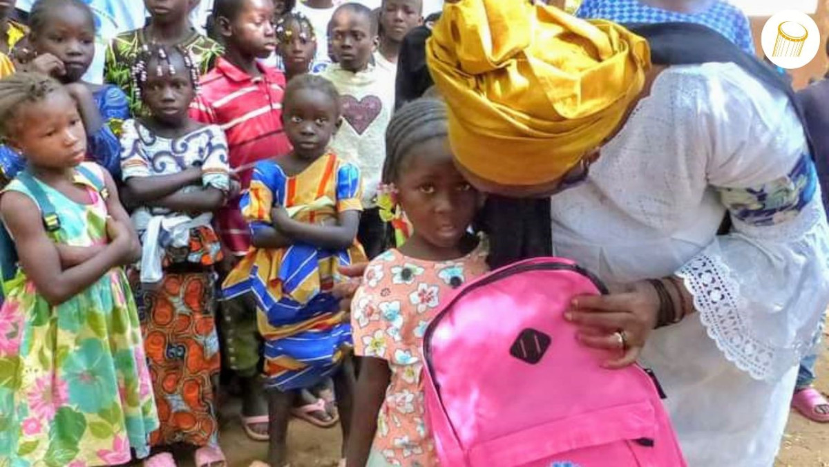 Don de kits scolaires à des élèves démunis à Bafoulabé