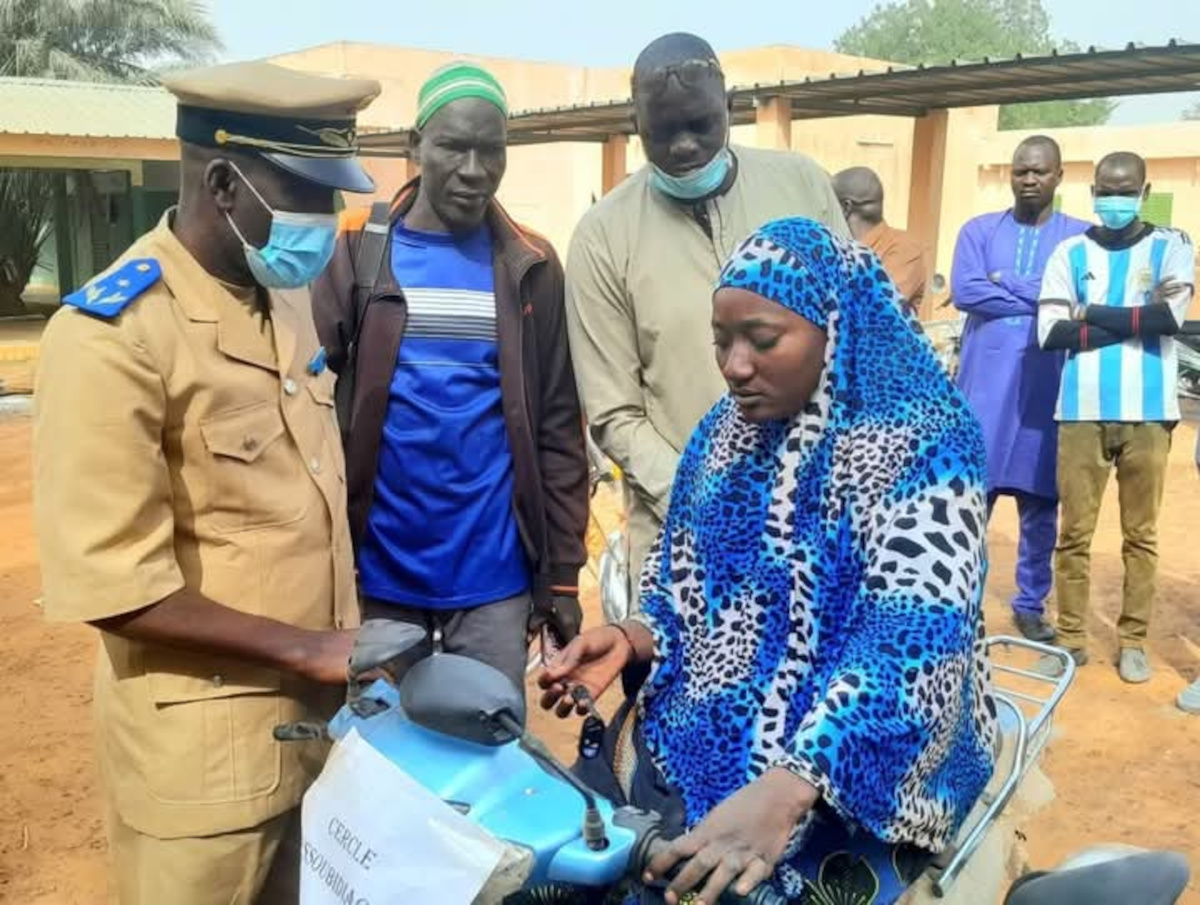 Bafoulabé : deux tricycles offerts aux personnes en situation de handicap