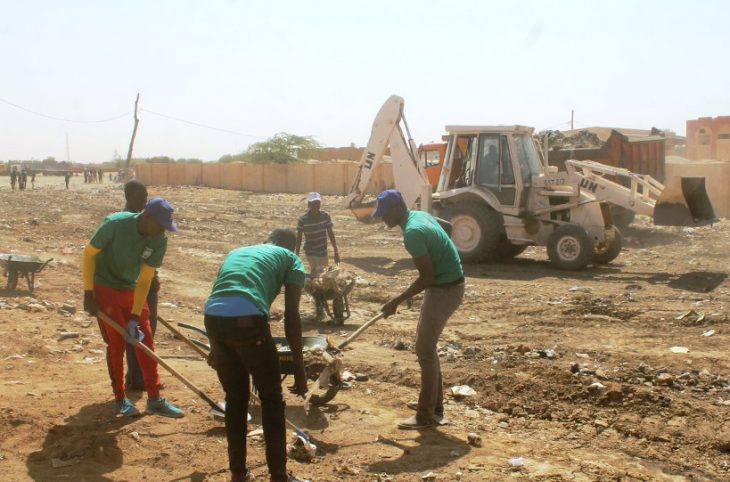 ANSONGO : des jeunes s'activent pour assainir la ville