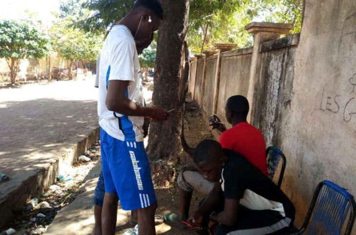 Le téléphone portable, un outil indispensable dans le quotidien des jeunes maliens