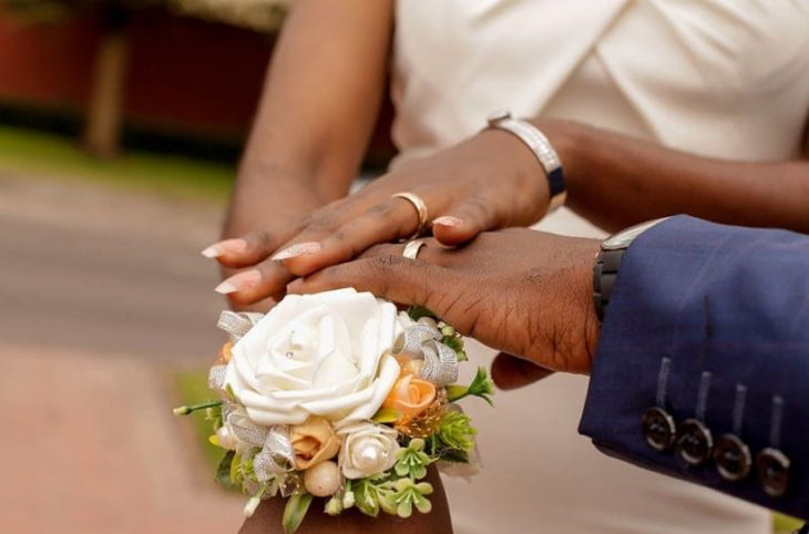 Mariage : des jeunes "obligés" de changer de partenaire à cause de l'esclavage