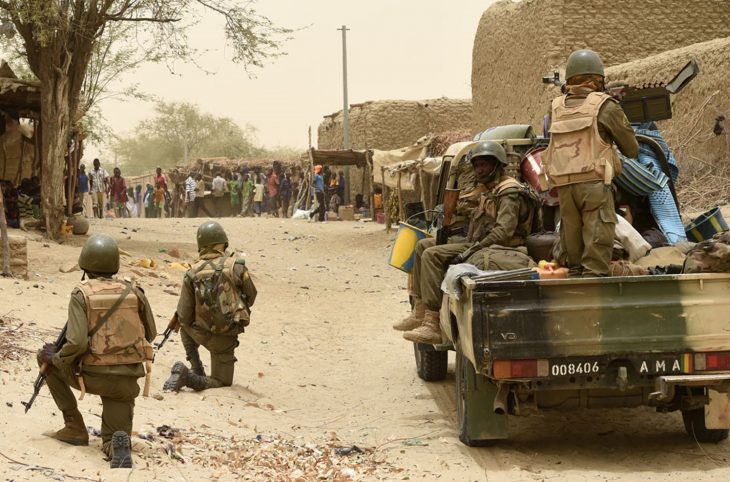 Patrouille Famas à Koro : une soixantaine d'hommes armés arrêtés et désarmés