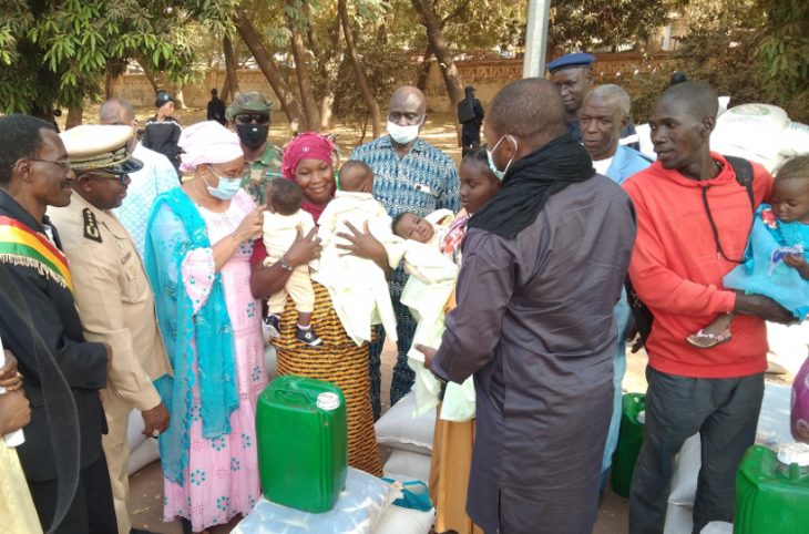 Koutiala : des familles démunies bénéficient de soutiens alimentaires