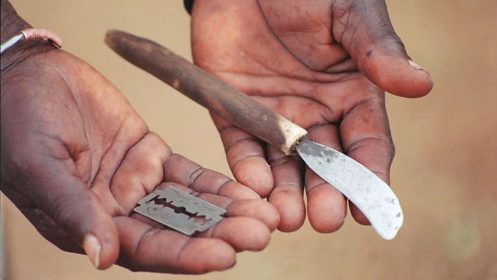 outils de mutilation génitale féminine