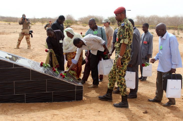 Les victimes du crash du vol d'Air Algérie inhumées à Bamako: les familles exigent « des explications »