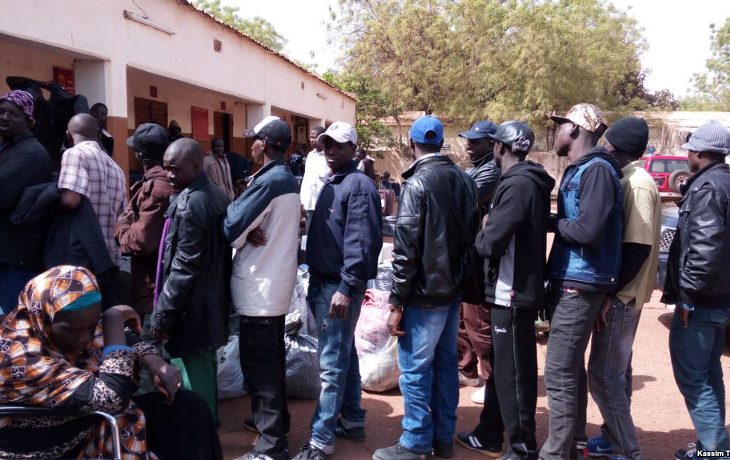 Le Magazine du 31 Octobre 2017 : migration, 130 migrants maliens rapatriés de l’Algérie sont arrivés la semaine dernière à Bamako